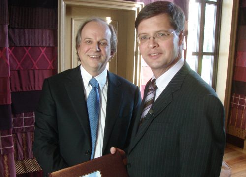 Minister President Balkenende en Louis Pool